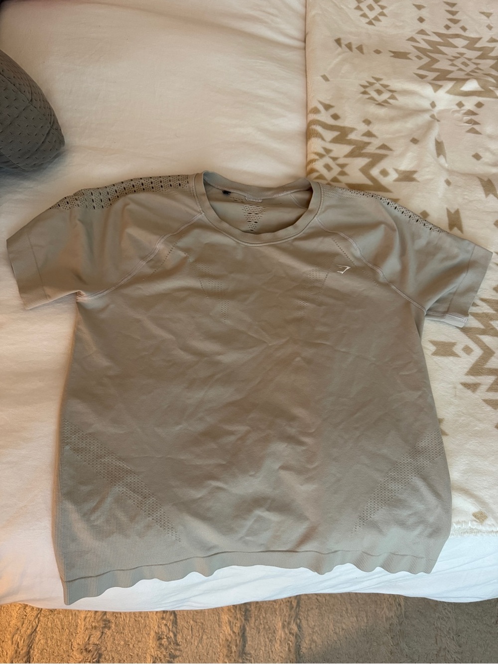 Gymshark Short Sleeve Seamless Tee w/ vents in Taupe Size XL